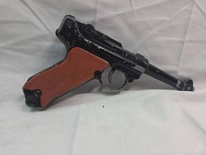 lot 226 image: Vintage Metal Luger cap gun toy