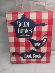 lot 232 image: Better Homes and Gardens 1953 New Cook Book