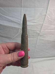 lot 242 image: WWII Japanese Type 99 7.7mm Round
