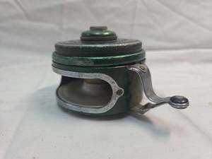 lot 245 image: Shakespeare Silent Automatic Fishing Reel