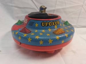 lot 263 image: 1960s70s Masudaya Modern Toys UFO X-05 battery-operated tin flying saucer