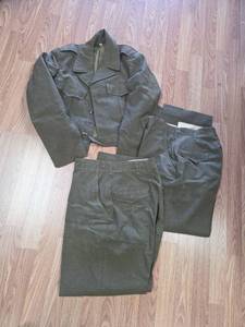 lot 301 image: INCREDIBLE 1940s WWII US Army Officer Service Uniform Set - Size 38