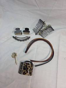 lot 346 image: Fashion Hair Accessories Bundle