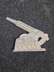 lot 365 image: Vintage Metal Military Artillery Gun Stand Up Toy Figure