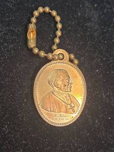 lot 372 image: Pope Pius XII Commemorative Medal with Beaded Chain