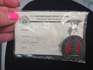 lot 391 image: 1950s Lone Ranger Peace Patrol Membership Card and Pin