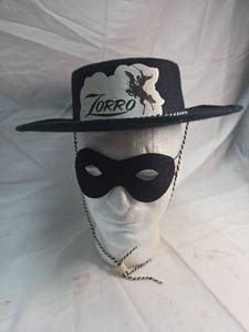 lot 423 image: Disney Zorro Costume Hat and Mask Set
