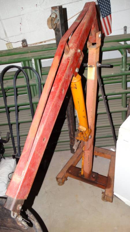 lot 20217 image: 3 ton cherry picker