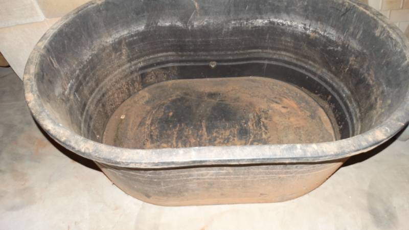 lot 20218 image: Water trough