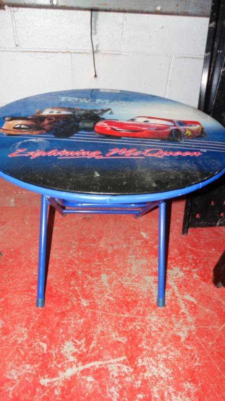 lot 20224 image: Kids table