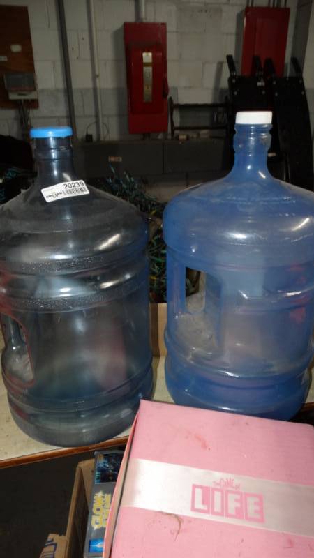 lot 20239 image: 2 water jugs