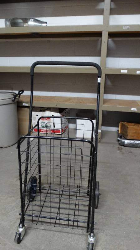 lot 20267 image: Cart on wheels