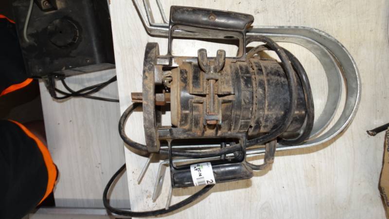 lot 20276 image: Black and decker router