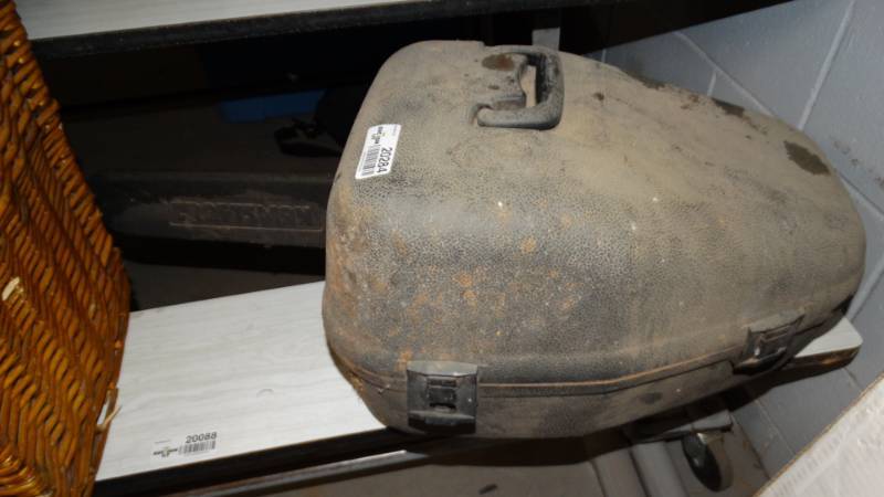 lot 20284 image: Craftsman chain saw