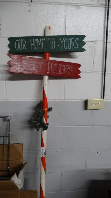 lot 20287 image: Christmas decor