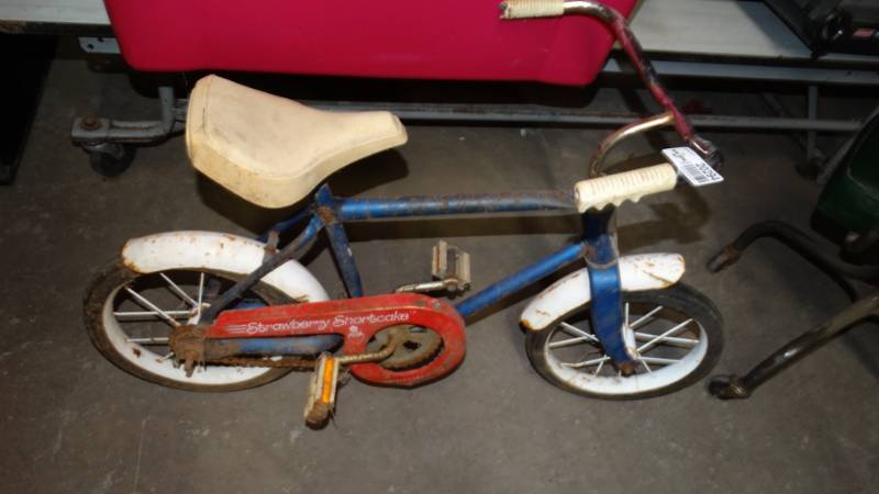 lot 20294 image: Old childs bike