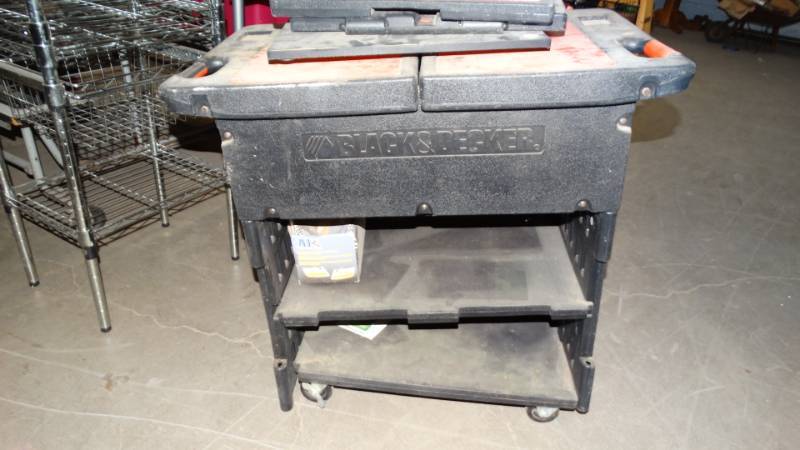 lot 20295 image: Tool box on wheels
