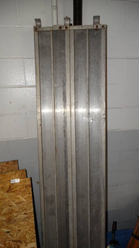 lot 20316 image: Alluminum scaffolding bench