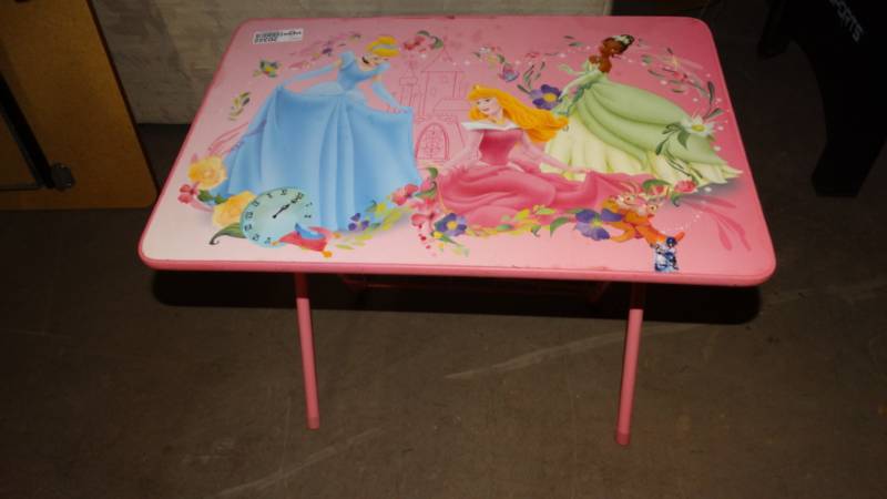 lot 20322 image: Childs desk