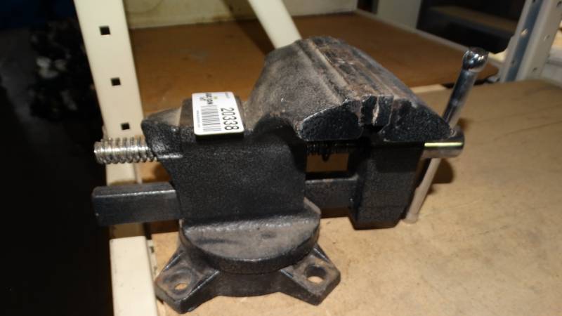 lot 20338 image: Bench vise