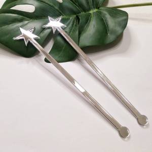 lot 55226 image: 19PCS Star Drink Stirrers, Acrylic Cocktail Stirrers, Drink Stirrers, Laser Cut Wedding Decor Drink Stirrers Swizzle Sticks (Silver Mirror) - Retail $17