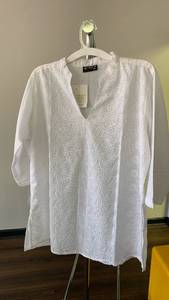 lot 105 image: White Embroidered Cotton Tunic