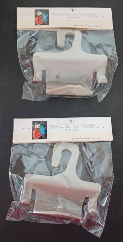 lot 254 image: Travel Hanger Seat Hook Maximum Load 44lbs 2 Pack