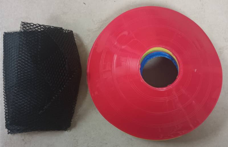 lot 515 image: IZZHYDD Football Goalie Cones Set with Carrying Bag, 25 Pieces, for IndoorOutdoor Practice and Games Multicolor
