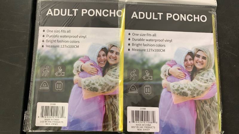 lot 759 image: Waterproof Adult Poncho - One Size Fits All - Measures 127x100 cm - set of 2 green and yellow GS80