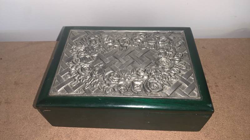 lot 53 image: Decorative Green Wooden Box with Silver Floral Design and Bottle Cap Collection approx 7x5x2 inches MGA75