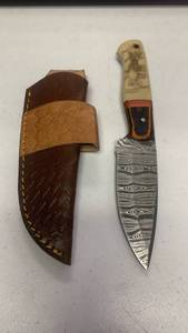 lot 23 image: Handcrafted Damascus Steel Knife Full Tang with Bird Etched on Bone Handle with Leather Sheath approx 8.5 inches