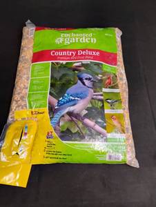 Enchanted Garden Country Deluxe Bird Food - 10lb