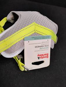 lot 1605 image: New Adjustable Dog Harness Medium