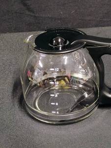 lot 1625 image: 12 Cup Glass Replacement Carafe
