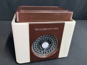 lot 1644 image: Antique Williams Sonoma Kitchen Scale