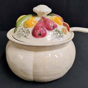 lot 1659 image: Ceramic Soup Serving Bowl with cover and Ladle