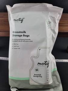 lot 2971 image: Motif Medical Breastmilk Storage Bags - 100 Count