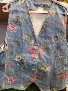 lot 2955 image: Vivaldi Floral Denim Vest