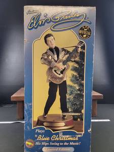 lot 2996 image: Elvis Presley Blue Christmas Animated Musical Figurine
