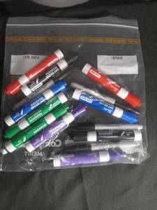 lot 2761 image: Mixed Color Dry Erase Markers Set