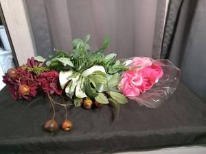 lot 2785 image: Pink Floral Arrangement with Metallic Berries
