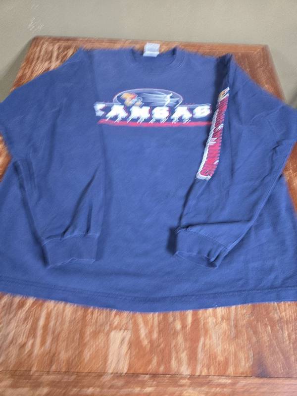 lot 17 image: 1995 Kansas Jayhawks Basketball T-Shirt XL