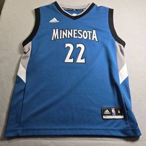 lot 105 image: Minnesota Timberwolves #22 NBA Jersey Medium