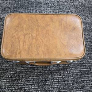 lot 109 image: Amelia Earhart Leather Suitcase