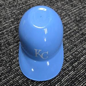 lot 114 image: Kansas City Royals Blue Baseball Batting Helmet