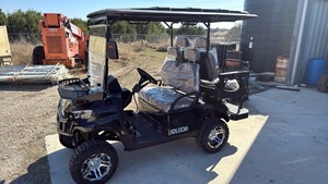 lot 104 image: Unused SD Lanch SDLE80 4 seat Deluxe Golf Carts - Black