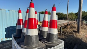 lot 135 image: Unused SD Lanch Traffic Cones - Lot of 250 Cones