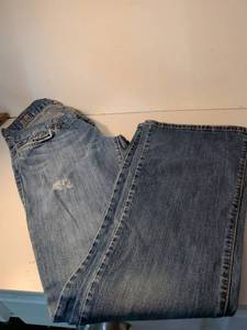 lot 10 image: Lucky Brand Dungarees Jeans Size 829