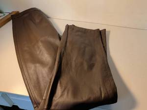 lot 15 image: MITT Brown Leather Pants Size 10