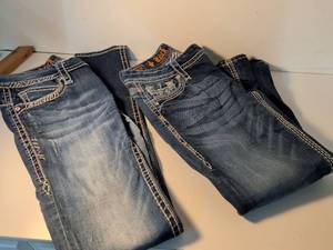 lot 17 image: Rock Revival Womens Jeans Size 27